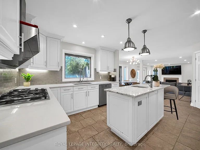1218 Rideau Bend Cres — Photo 15