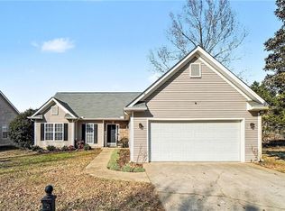 310 Turtle Pointe Dr, Carrollton, GA 30116