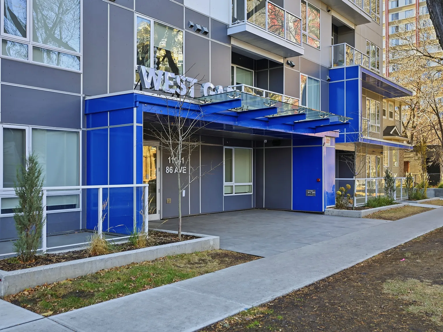 West Garneau — Photo 4