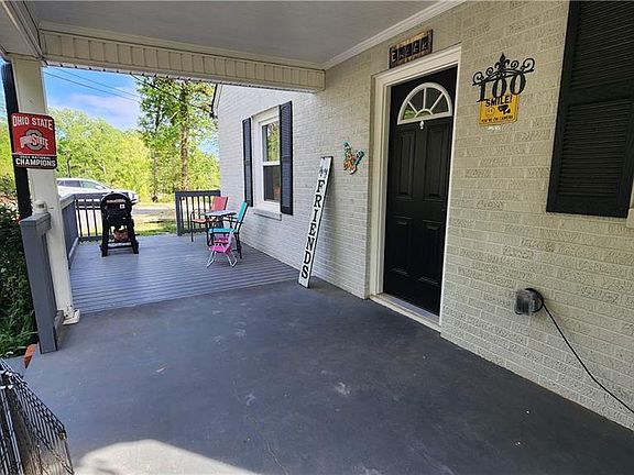 4th image of 100 Daniels St