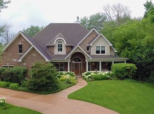 5730 Lee Ave, Downers Grove, IL 60516