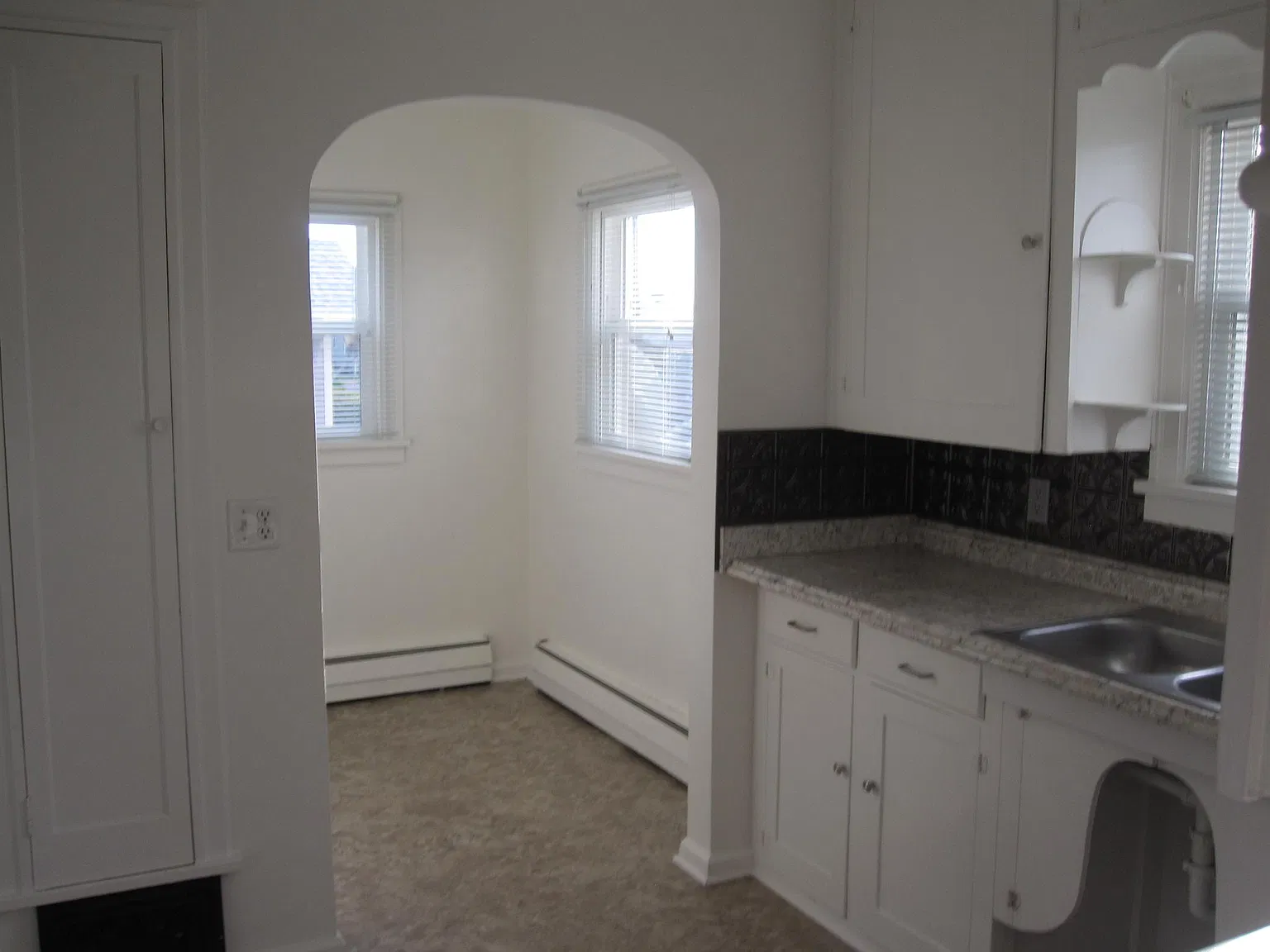 2 bed, 1600 sqft, $1,400 — Photo 3