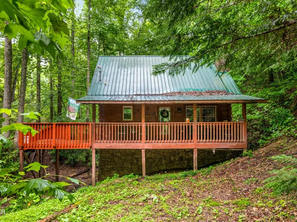 1823 Laurel Valley Way, Sevierville, TN 37862