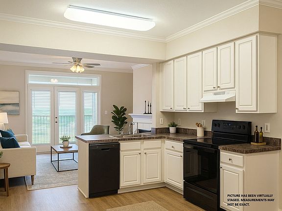 3rd image of 911 N Orange Ave APT 533