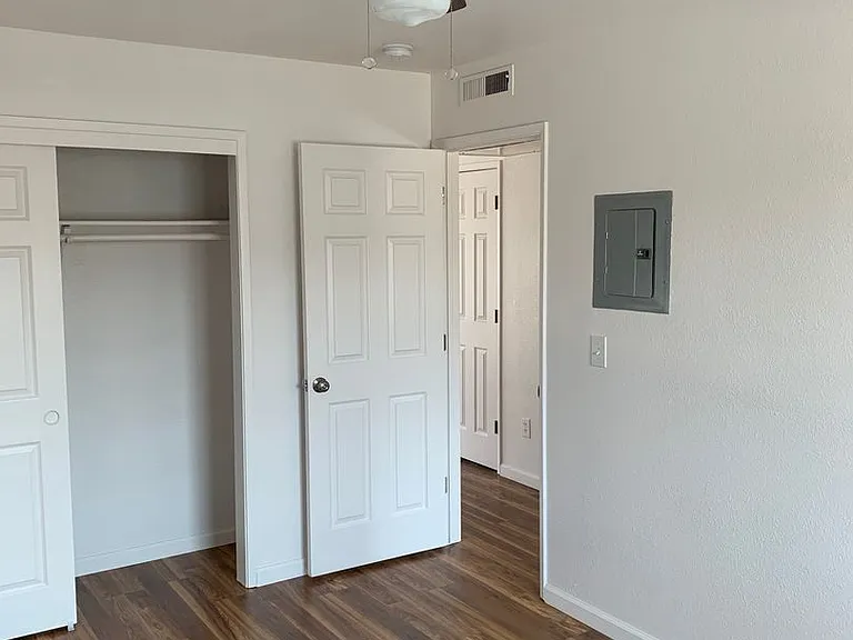 Peppertree Apartments — Photo 7
