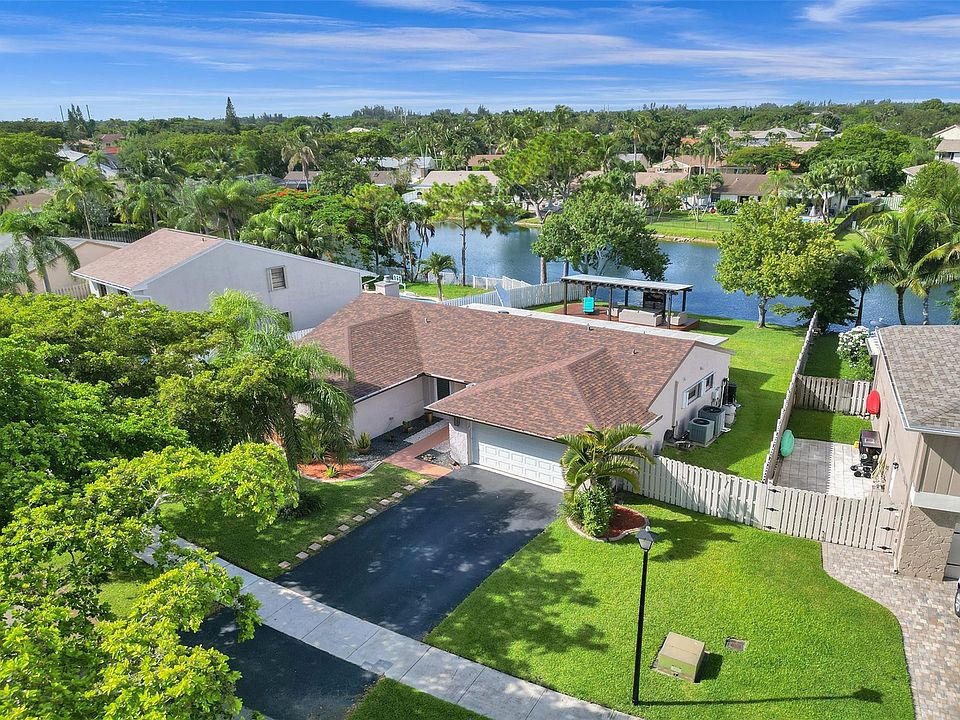 1st image of 14470 Fairfax Place