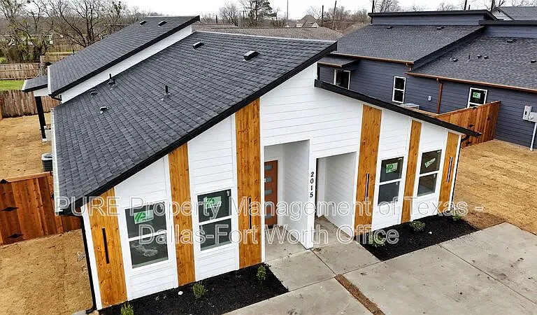 2015 Stuart St #A — Photo 2