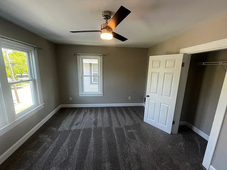 79-81 E Southwood Ave #81 — Photo 7