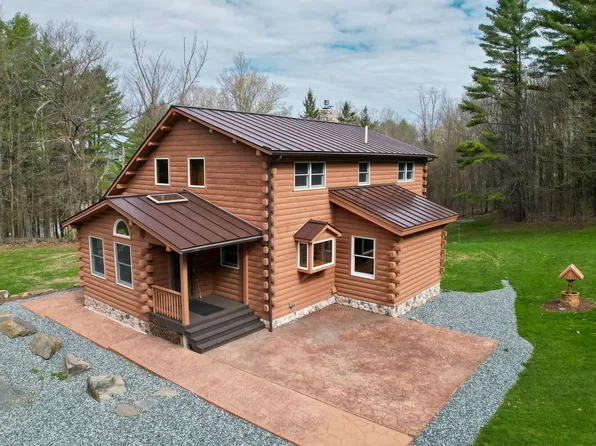 1209 Wildlife Road, Hartford, VT 05001