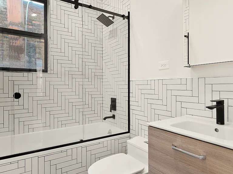 495 Amsterdam Ave #2E — Photo 9