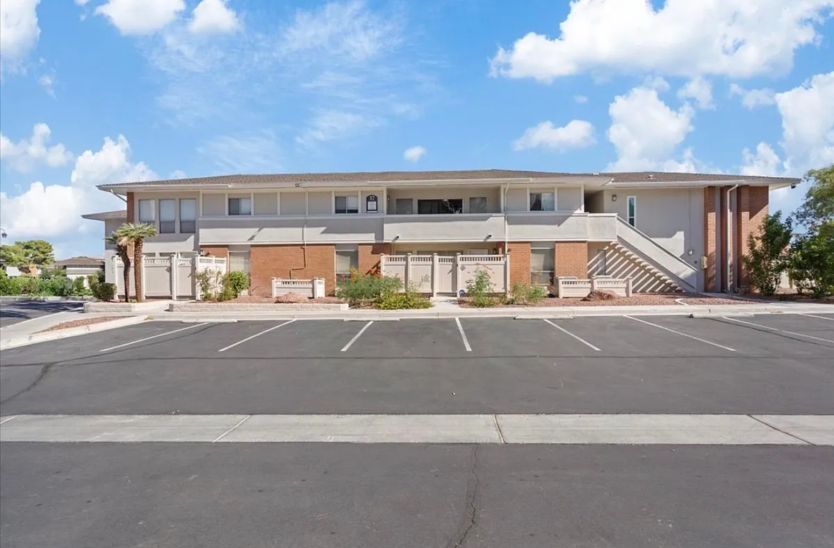 Building Photo - 669 Oakmont Ave #3708