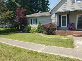 323 Frederick St, Nokomis, IL 62075