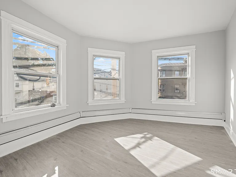 1874 Barnum Ave #2E — Photo 3