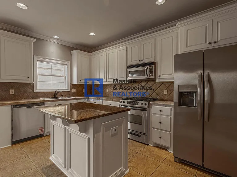 213 Provonce Park — Photo 15