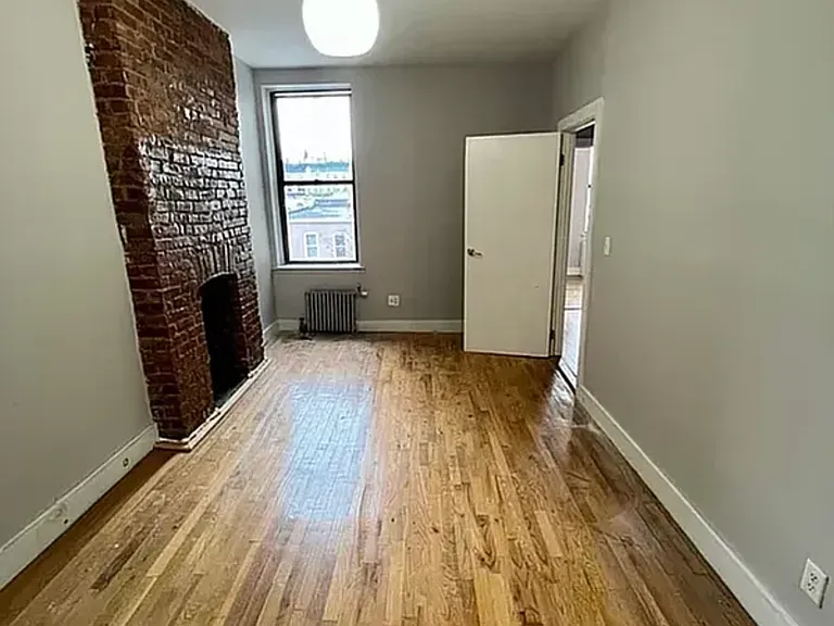 397 Chauncey St #3R — Photo 7
