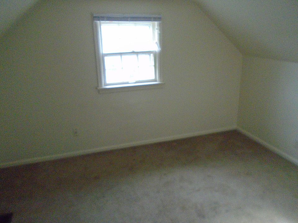 2nd image of 3213 Robinwood Dr