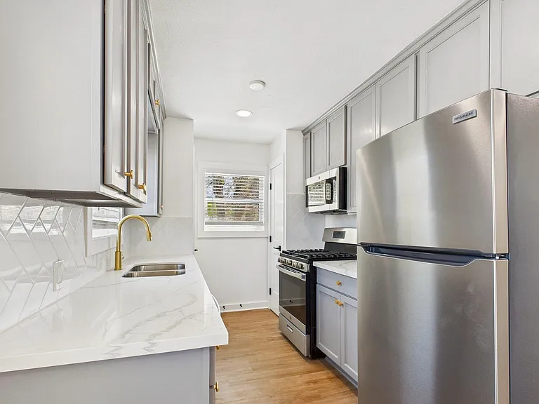 4501 College Main St #4 — Photo 9