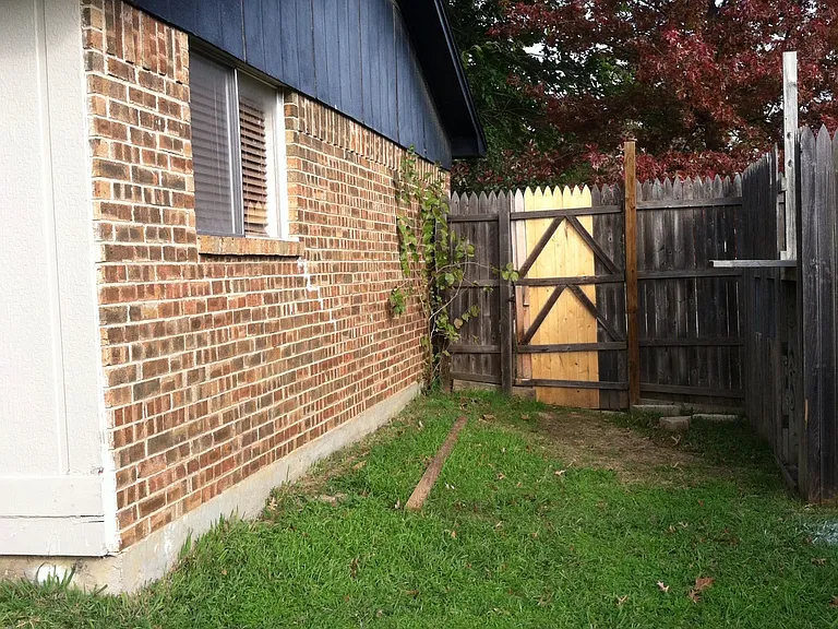 1426 Noble St — Photo 7