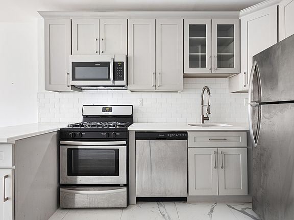 4th image of 793 Sterling Pl #3