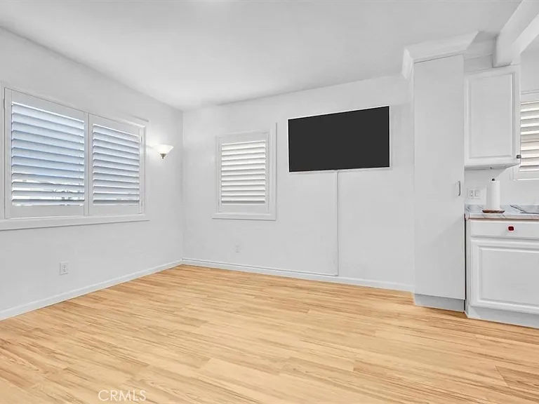 14508 Kingsdale Ave — Photo 8