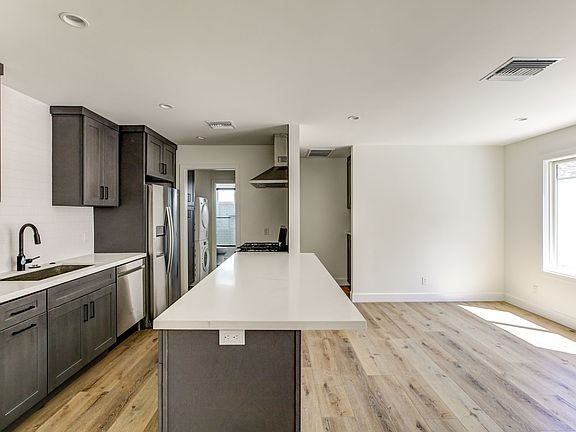 3rd image of 455 N Olive St #459