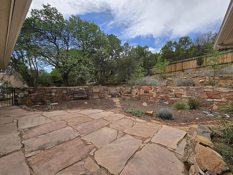 105 Michelle Dr — Photo 38