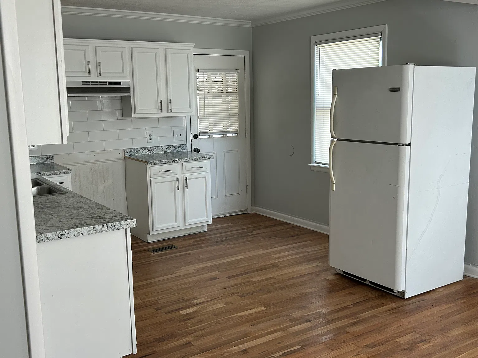 2 bed, 750 sqft, $1,800 — Photo 3