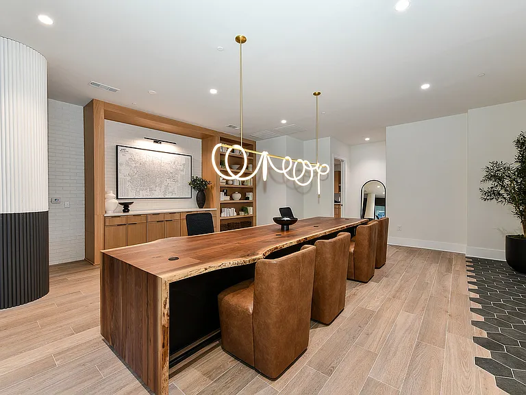 Avana on Main — Photo 19