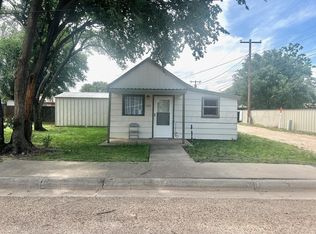 609 S 4th St, Stratford, TX 79084