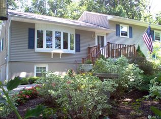 33 Main St, Highland Falls, NY 10928