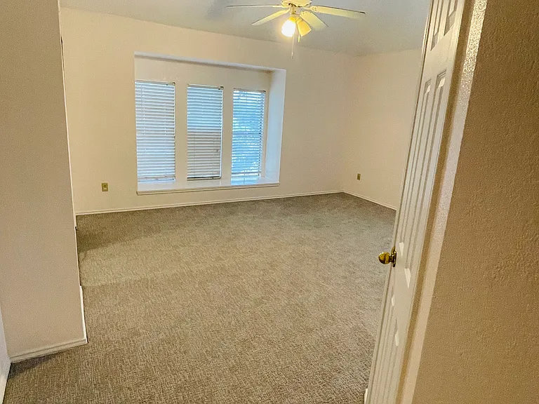 1817 Taron Cv — Photo 11