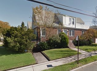 125-15 Cronston Ave, Rockaway Park, NY 11694