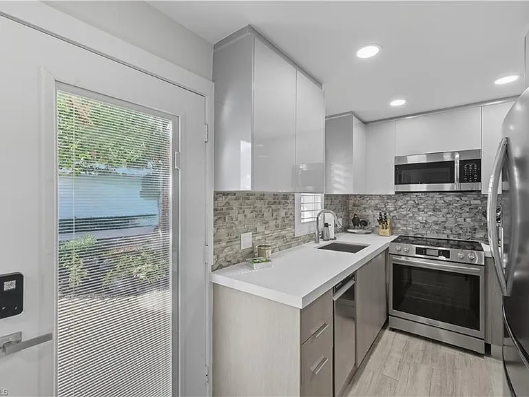 609 12th Ave S #609 — Photo 5