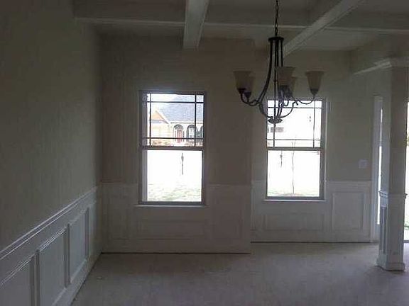 5th image of 201 Berrywood Ct