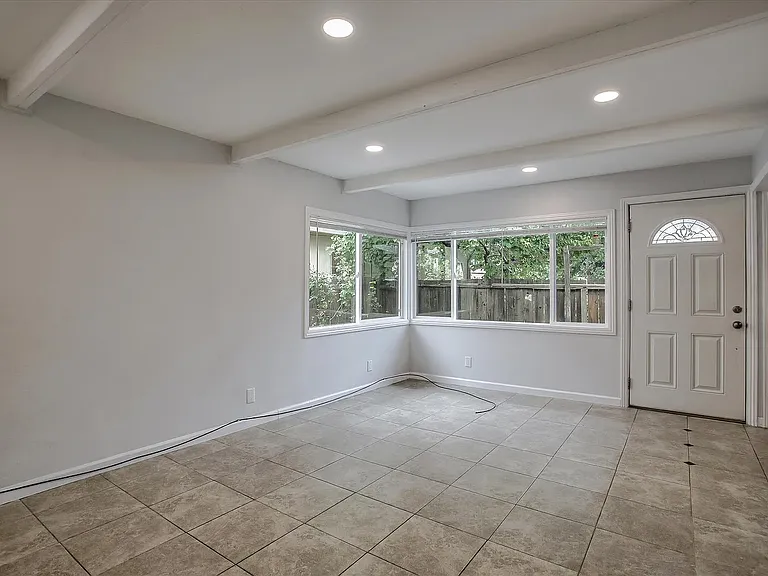 27 Carnegie Dr — Photo 7