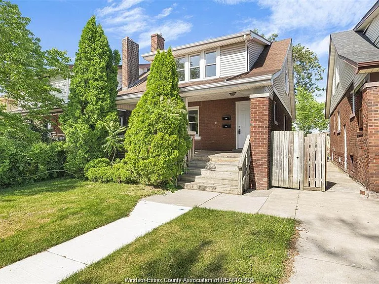 1376 Goyeau St #UPPER — Photo 1