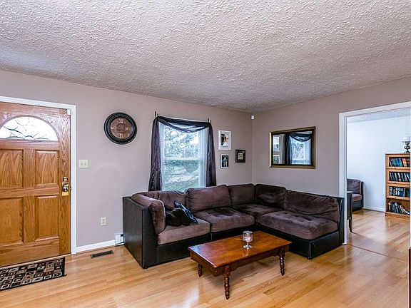 2nd image of 300 Williams Ave