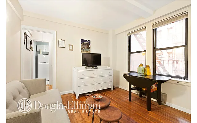 Rented by Douglas Elliman | media 17