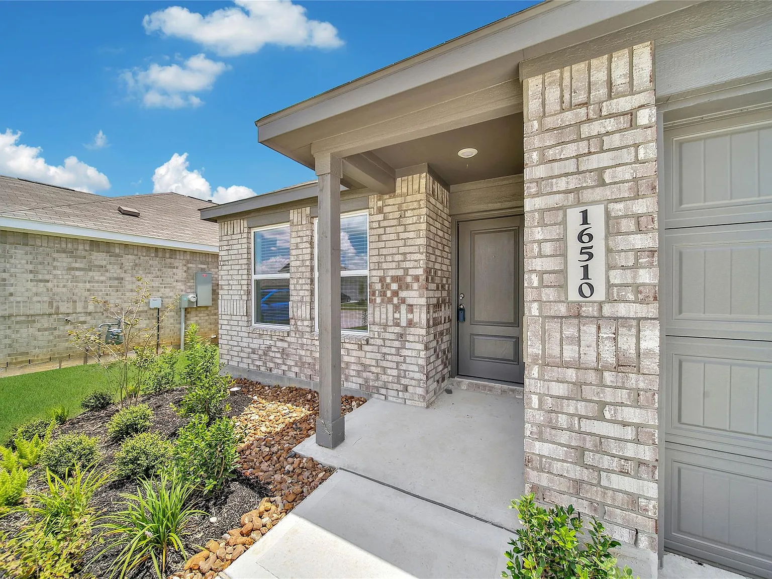 3 bed, 2.0 bath, 1084 sqft, $1,875 — Photo 4