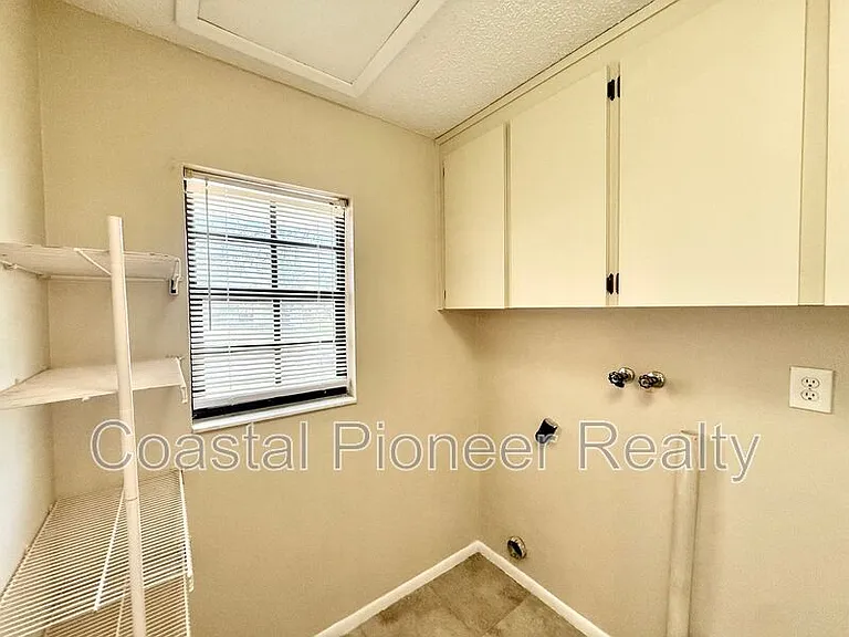 1301 Greenlea Dr — Photo 15