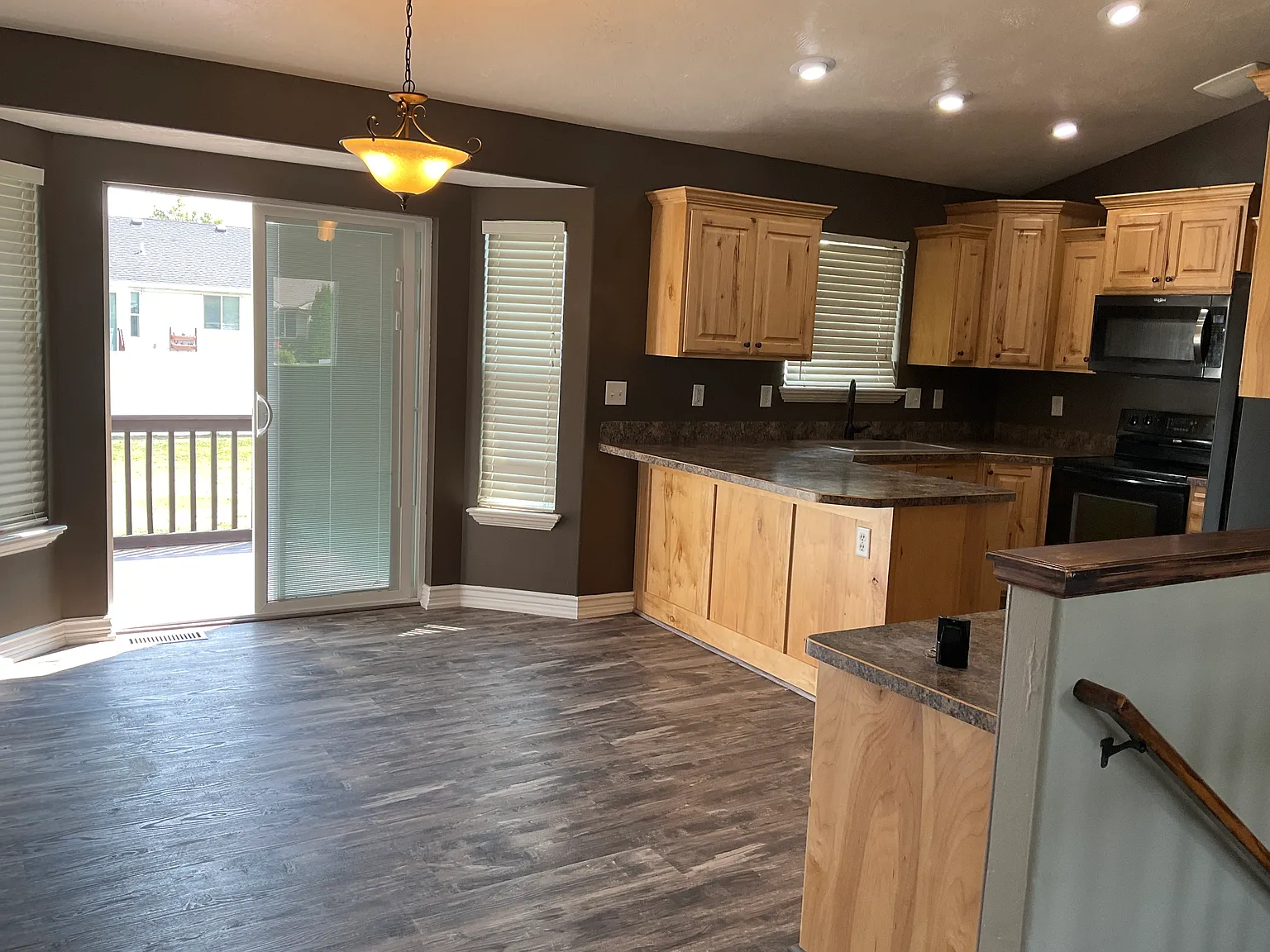 5 bed, 2332 sqft, $2,450 — Photo 3