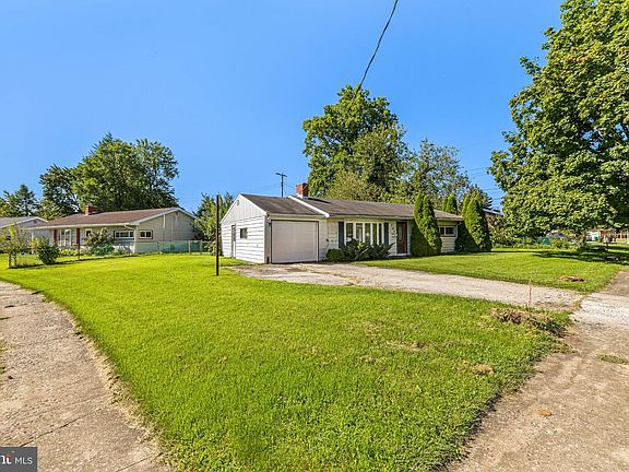 3rd image of 802 Richwill Ln