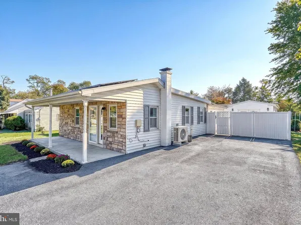 6215 Blue Bird Ave, Harrisburg, PA 17112