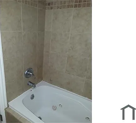 2046 N Saint Louis Ave #1N — Photo 5