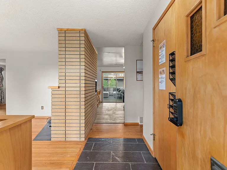 6532 N Drumheller St #2 — Photo 6