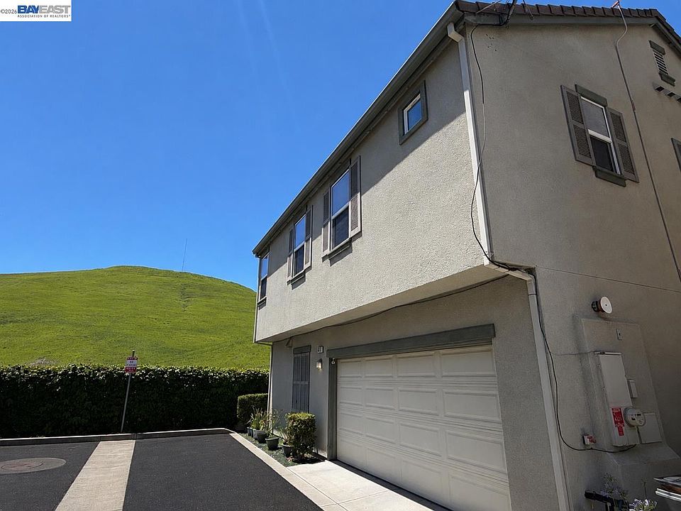 2nd image of 6010 Hillbrook Pl