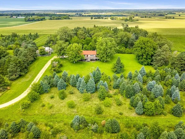 9455 N Meridian Rd, Rockton, IL 61072