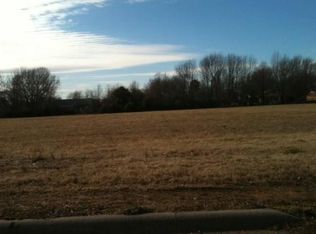 2 S Airport Dr, Rogers, AR 72756