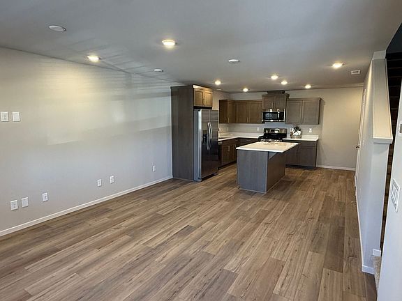 5th image of 888 Eaden St