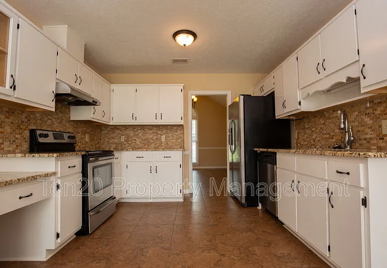 11 Leah Ct — Photo 14